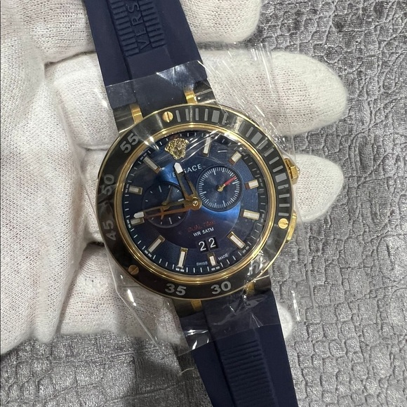NIB Blue Versace Watch - Picture 9 of 13